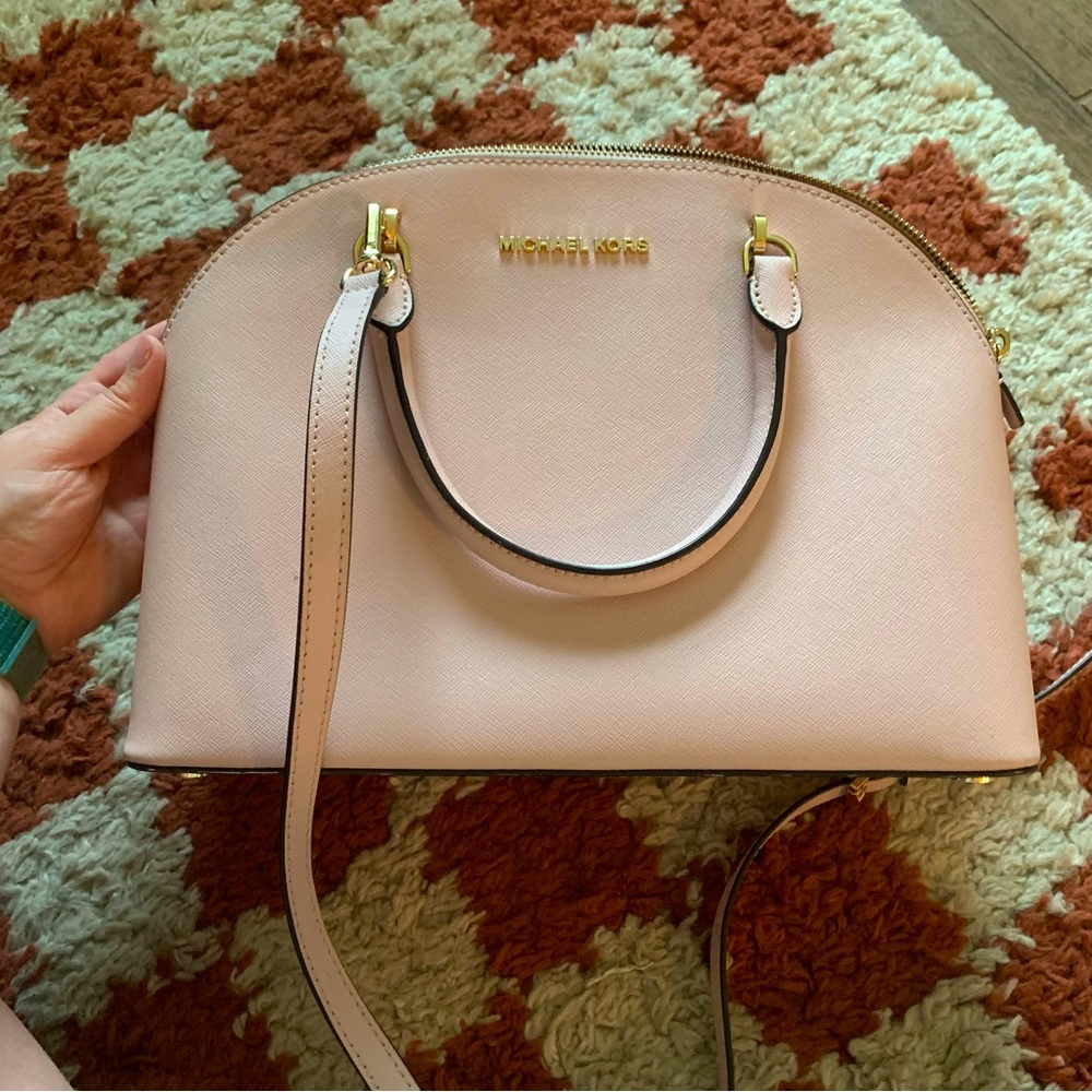 Lightly used Michael Kors Emmy large dome light pink crossbody